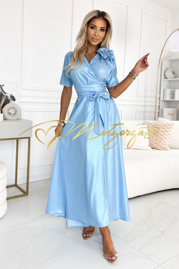 Sukienka maxi kopertowa z krótkim rękawkiem i dopinaną różą błękitna - Luma