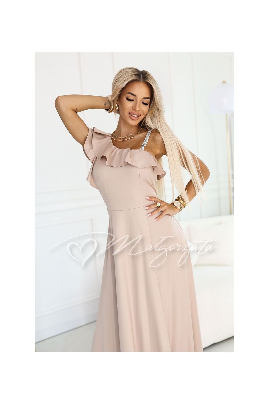 Beige one-shoulder Spanish-style dress - Heri Margaret Beige one-shoulder Spanish-style dress - Heri Margaret