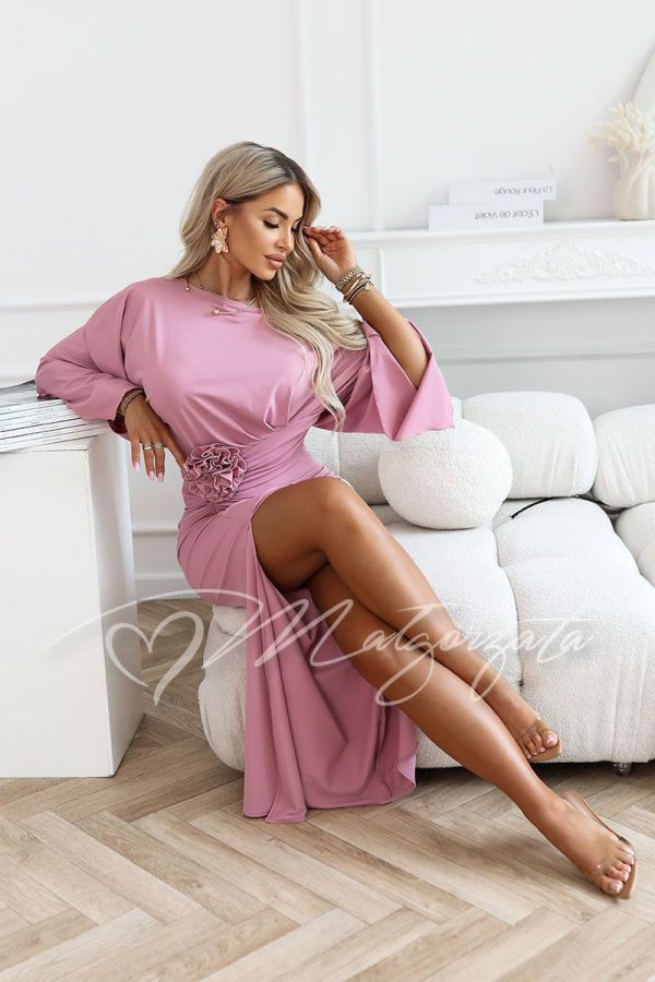 Pink imperfection-masking maxi dress with flower and crease - Soraya