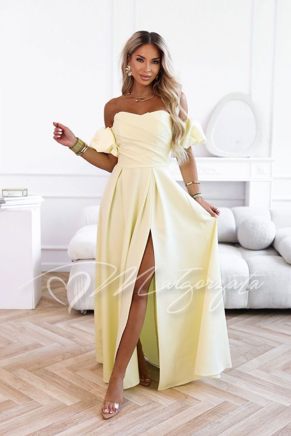 Yellow maxi dress for a wedding, with puff sleeves and a slit – Alessia
