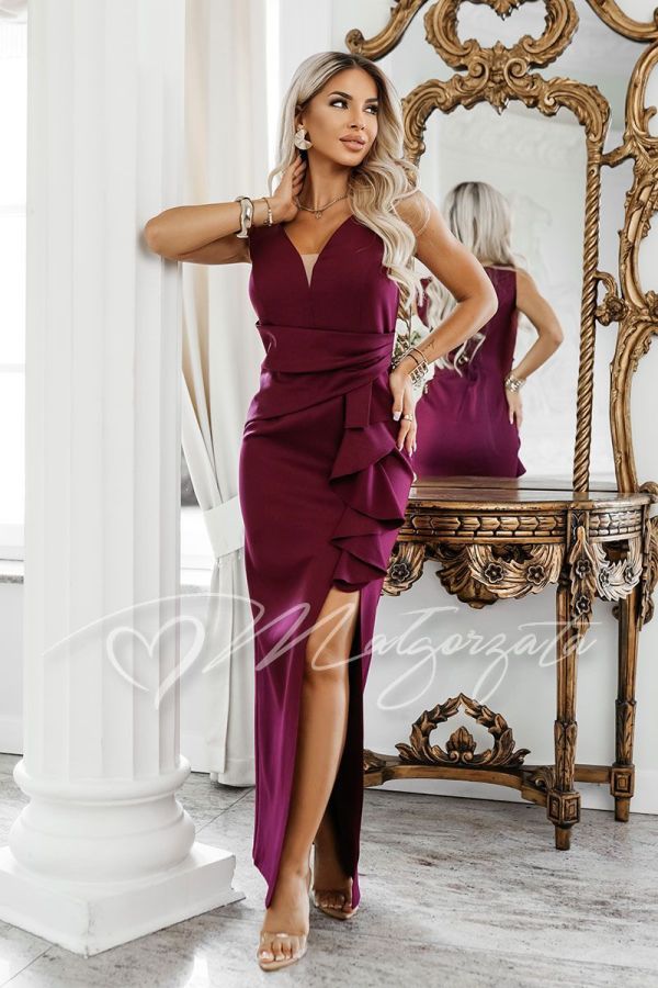 Bordowa sukienka wieczorowa maxi z falbaną i rozcięciem – Daniela By Małgorzata