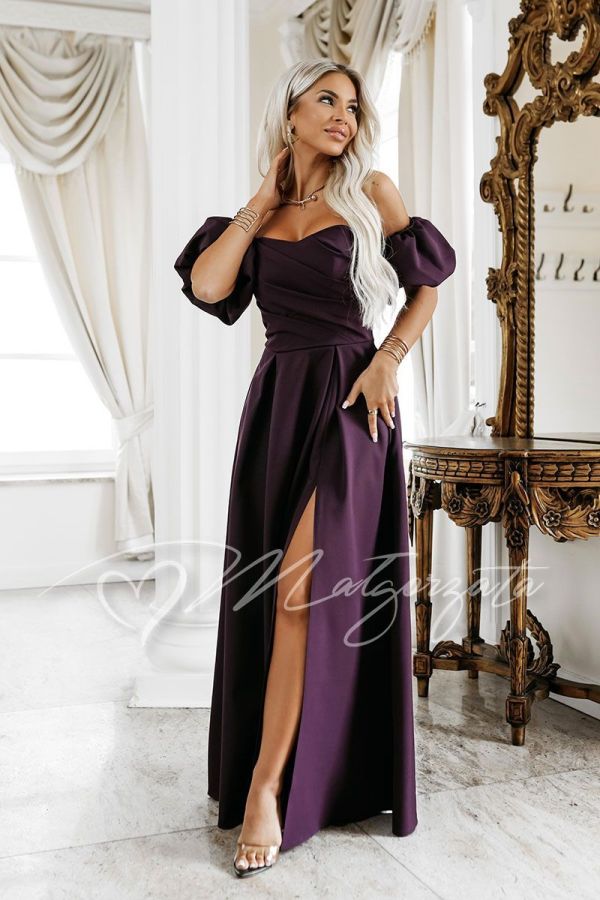 Plum-coloured maxi evening dress with puff sleeves and a slit – Alessia