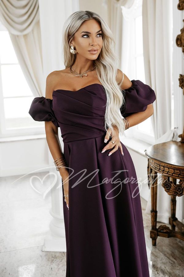 Plum-coloured maxi evening dress with puff sleeves and a slit – Alessia