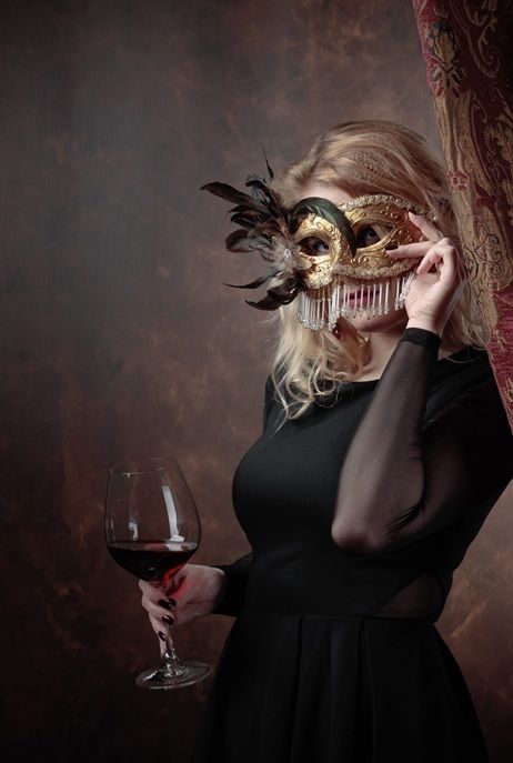 “Black but not basic” – czarny karnawał w wersji premium