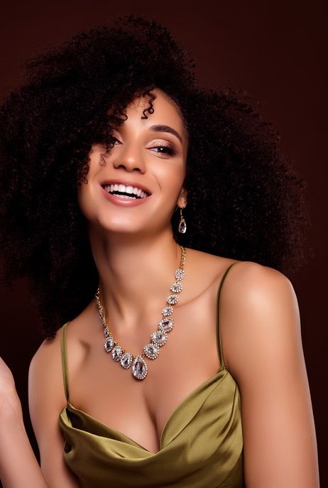 Sylwester w podróży – jak zaplanować look, który zmieścisz w walizce