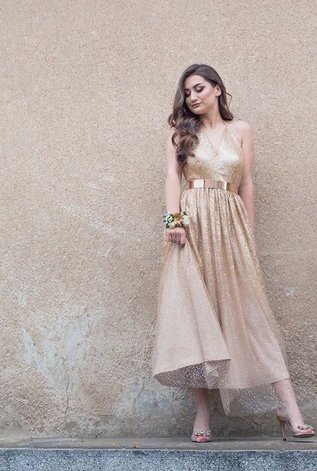 Inspiracje z filmów i seriali – looki na karnawał i studniówkę