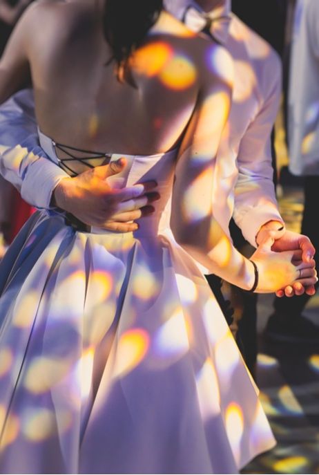 Kolory, które wychodzą najlepiej na zdjęciach ze studniówki